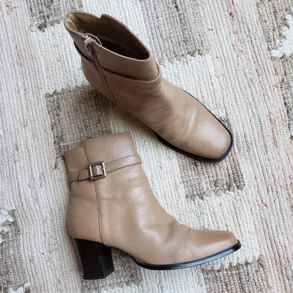 Karen Scott Riser Leather Ankle Booties Heeled Side Zip size 7.5M Neutral - Picture 2 of 11